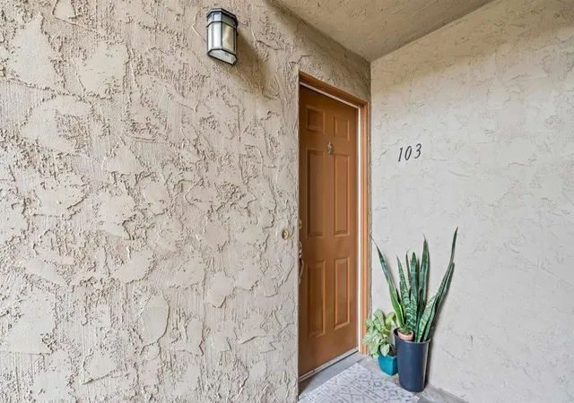 589-n-johnson-ave-103-el-cajon-ca-92020/hzid_9d24792d