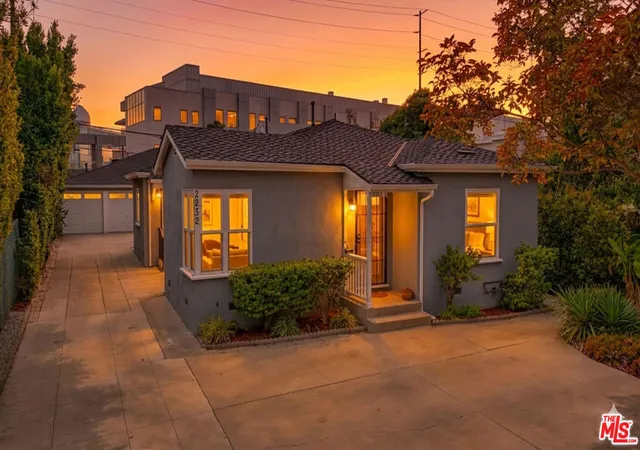 2252-20th-street-santa-monica-ca-90405/hzid_5b37a9ec