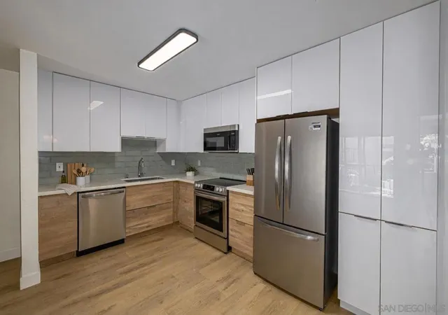 3020-cowley-way-104-san-diego-ca-92117/hzid_cab22a6a