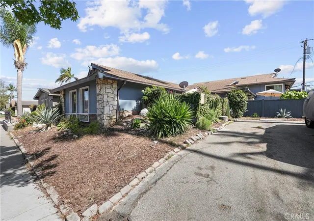 735-west-18th-costa-mesa-ca-92627/hzid_3c4f5433