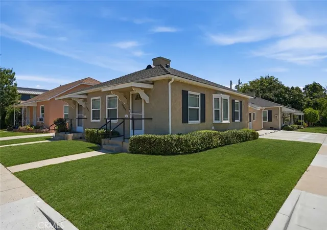 1004-w-clark-burbank-ca-91506/hzid_e17150aa