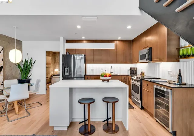311-oak-st-102-oakland-ca-94607/hzid_81c794dd
