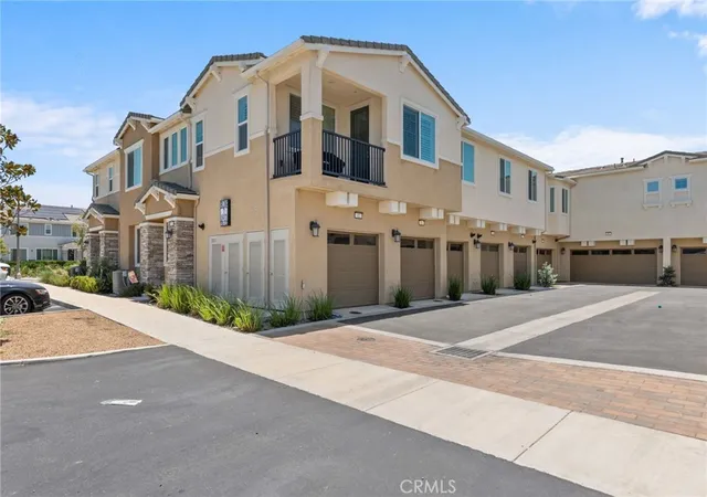 16571-wyndham-9-fontana-ca-92336/hzid_6d5468ba