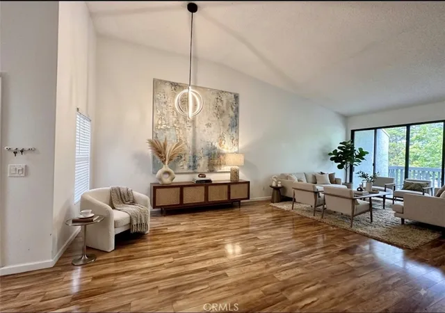 2542-w-macarthur-santa-ana-ca-92704/hzid_81633730