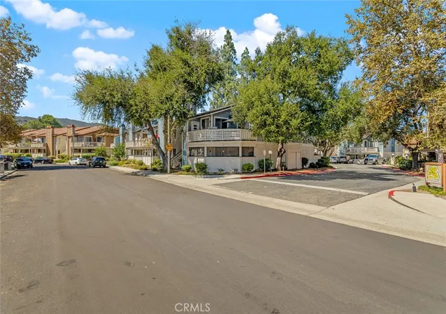 2438-pleasant-way-m-thousand-oaks-ca-91362/hzid_695b32ab