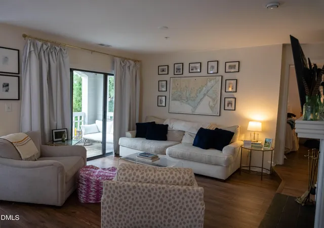 1021-brighthurst-dr-206-raleigh-nc-27605/hzid_5e2980e0