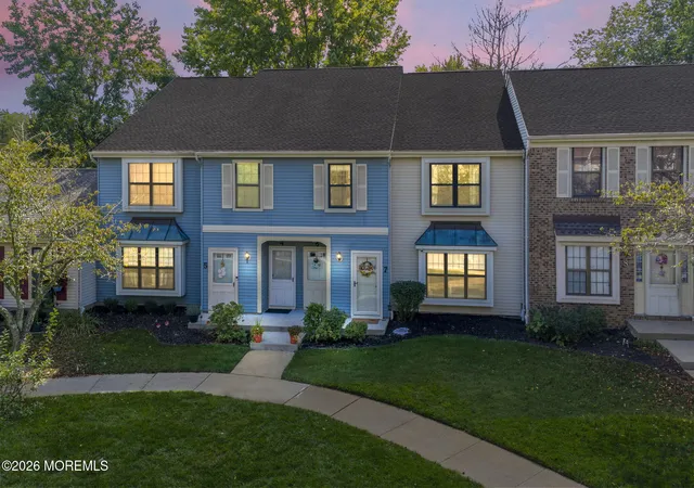8-deptford-ct-7-freehold-nj-07728/hzid_88302f12