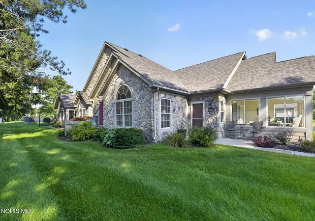 9889-connor-lake-cir-perrysburg-oh-43551/hzid_cde35c66