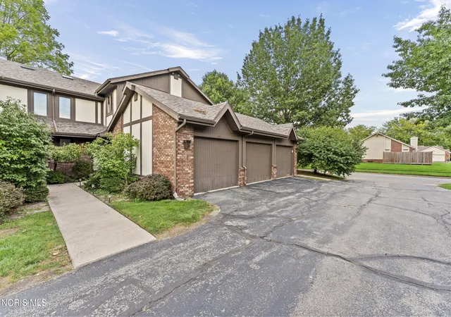 1174-hidden-ridge-rd-toledo-oh-43615/hzid_e90055f3