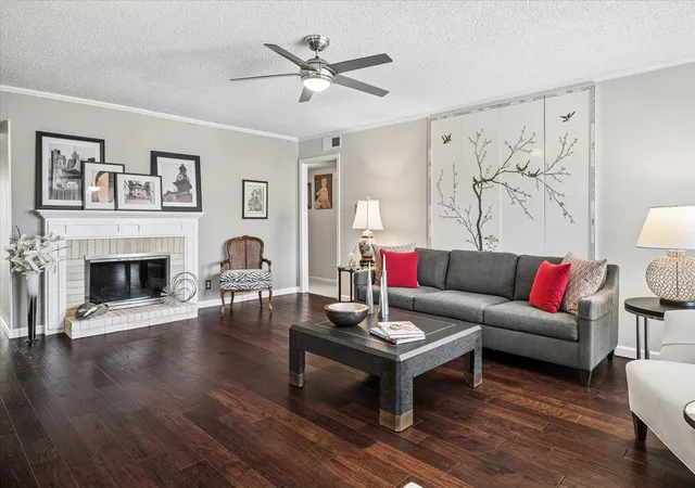 15915-archwood-ln-2003-dallas-tx-75248/hzid_9047974a