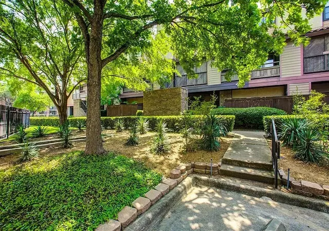 5757-e-university-blvd-22b-dallas-tx-75206/hzid_3408bc5a