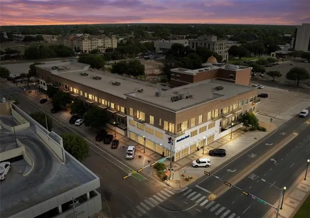 330-austin-ave-216-waco-tx-76701/hzid_dc4642d7