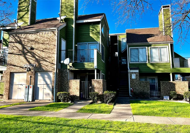 9807-walnut-st-201-dallas-tx-75243/hzid_7f0c9c26