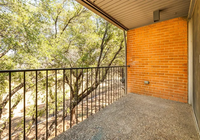 524-e-avenue-j-c-grand-prairie-tx-75050/hzid_981ff4b8