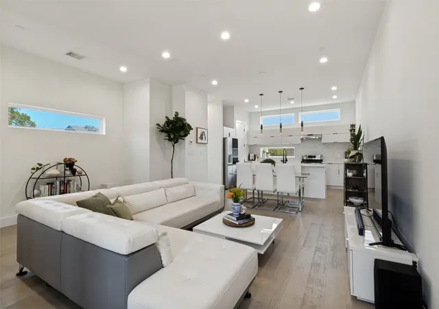 145-n-henderson-ave-107-dallas-tx-75214/hzid_7b10c3fe