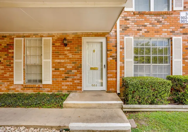 901-roaring-springs-rd-fort-worth-tx-76114/hzid_7a7a352e