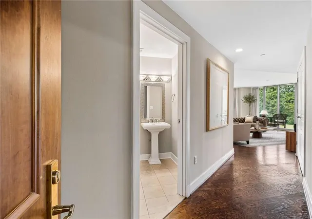 700-park-regency-pl-ne-707-atlanta-ga-30326/hzid_3f62261c