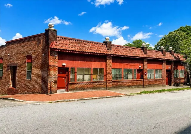530-parkway-dr-ne-atlanta-ga-30308/hzid_8f5422dc