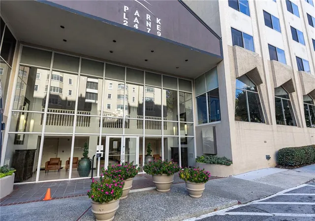2479-peachtree-rd-ne-1706-atlanta-ga-30305/hzid_5bdd0da9