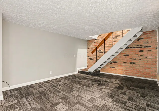 2509-burgandy-ln-columbus-oh-43232/hzid_3504cf3d