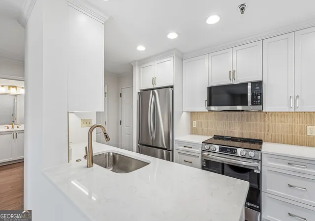 300-johnson-fry-rd-ne-b-601-sandy-springs-ga-30328/hzid_a94ca43a