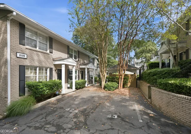 2232-dunseath-ave-nw-203-atlanta-ga-30318/hzid_fc7d3c6e