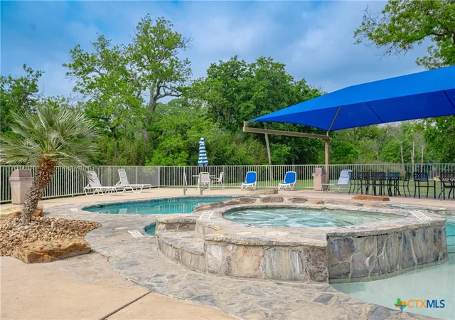 730-e-mather-st-new-braunfels-tx-78130/hzid_6f9ab229