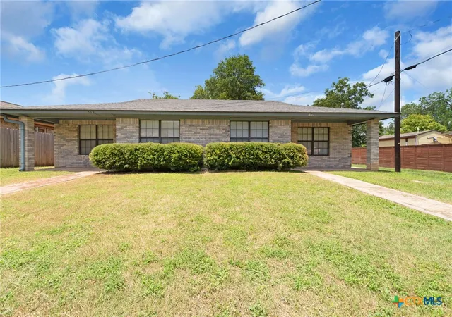307-309-w-2nd-street-lampasas-tx-76550/hzid_d369a10b
