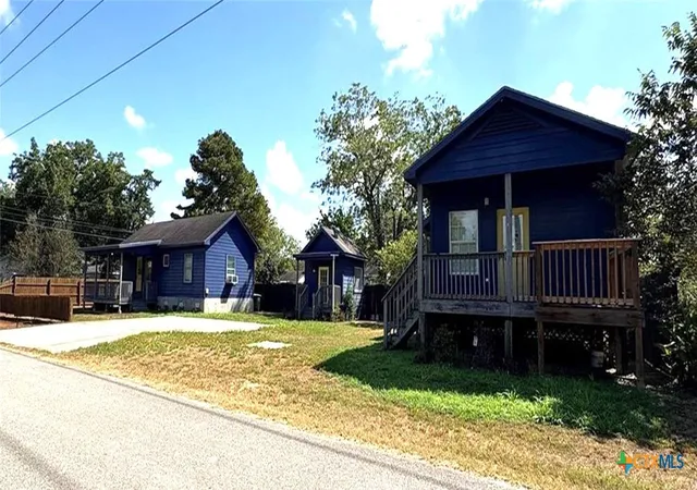 1017-w-nueces-st-victoria-tx-77901/hzid_c80348c5