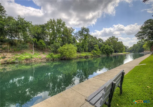 500-n-market-ave-105-new-braunfels-tx-78130/hzid_919a5568
