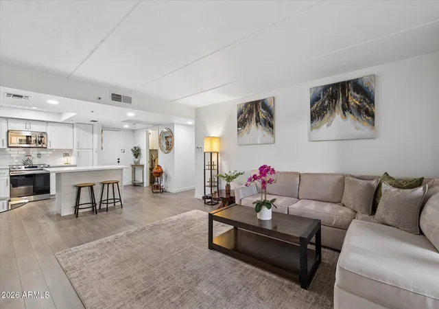 7950-e-camelback-rd-202-scottsdale-az-85251/hzid_42ba23f2