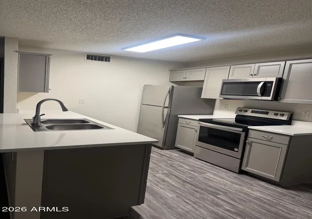 5236-w-peoria-ave-102-glendale-az-85302/hzid_c4185c42
