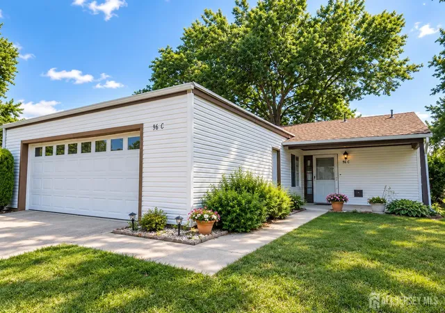 96-salix-plz-c-monroe-township-nj-08831/hzid_e785070b