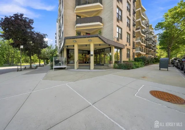 1874-pelham-pkwy-s-bronx-ny-10461/hzid_3373020d