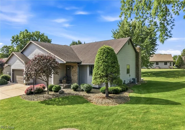 2160-whispering-meadows-warren-oh-44483/hzid_4c8fdcbe