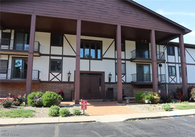 4849-grace-rd-121-north-olmsted-oh-44070/hzid_623a26e6