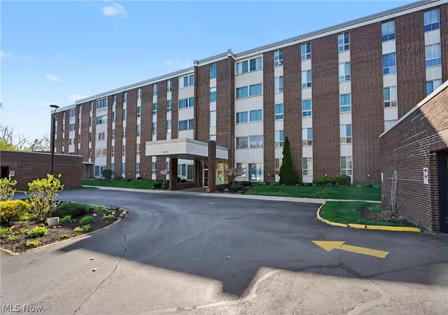 3064-kent-rd-207-stow-oh-44224/hzid_d3d428b5