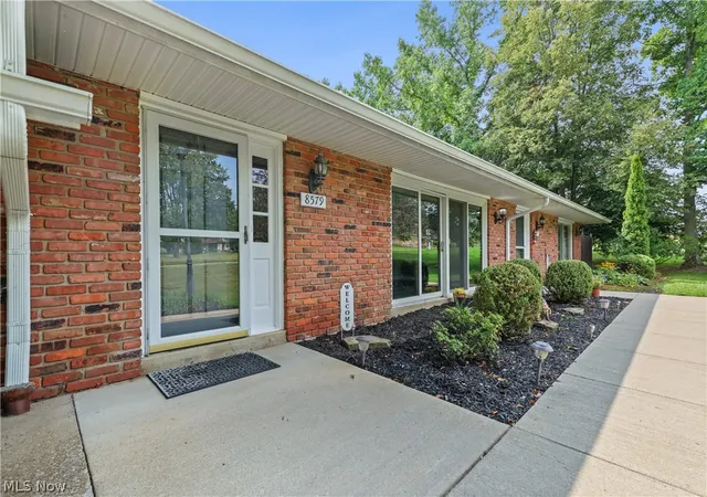 8579-tanglewood-trl-chagrin-falls-oh-44023/hzid_3e73b2e3