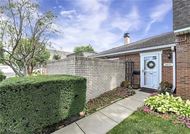 3807-circlewood-ct-c-109-cleveland-oh-44126/hzid_54d5c1fe