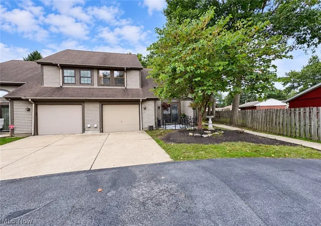 3831-ne-northwoods-ct-4-warren-oh-44483/hzid_a2dcf00d
