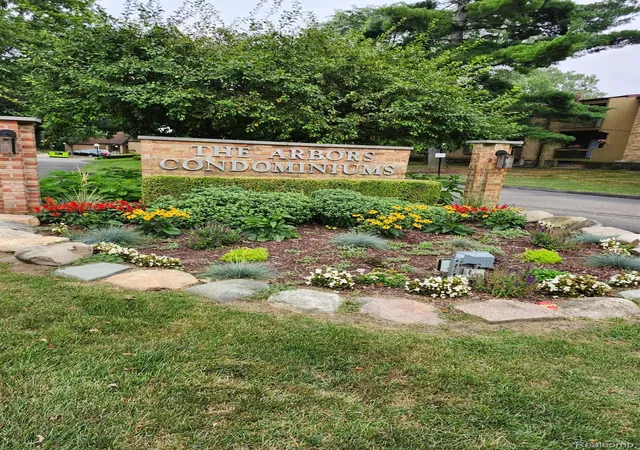 27333-arborway-rd-44-southfield-mi-48033/hzid_e57d9239