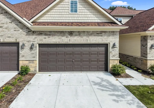 16535-savor-ln-27-clinton-township-mi-48035/hzid_17872bb3