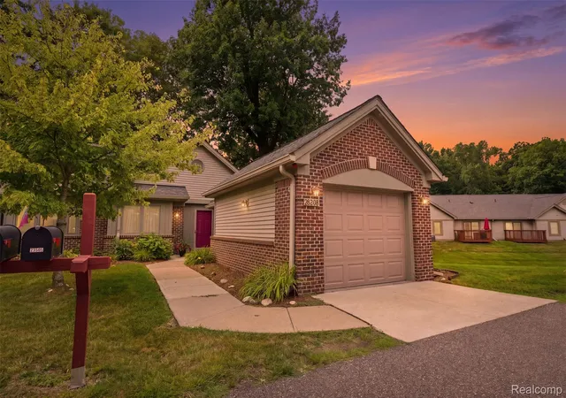 21305-juniper-ct-61-farmington-hills-mi-48336/hzid_f525a8d9