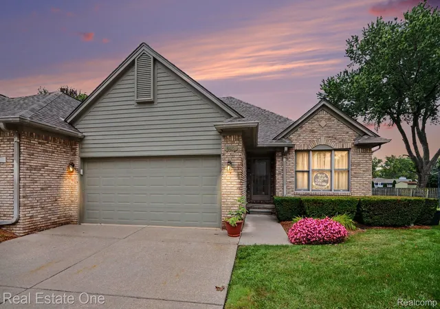 4469-firethorn-ct-16-warren-mi-48092/hzid_bb5188df
