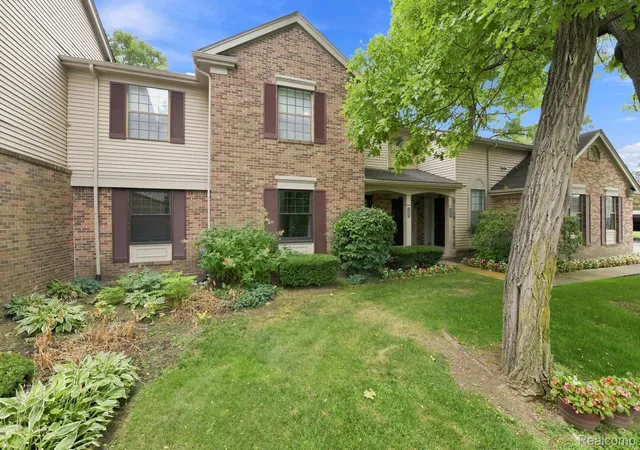 29690-pine-ridge-cir-farmington-hills-mi-48331/hzid_a5d6cbaf