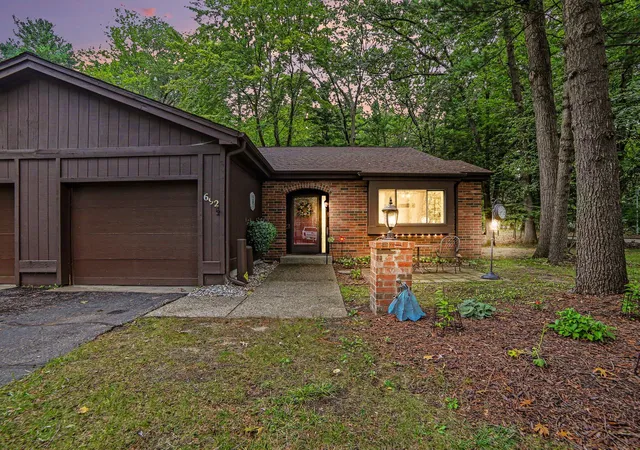 692-pineway-dr-norton-shores-mi-49441/hzid_7ab1a9f4