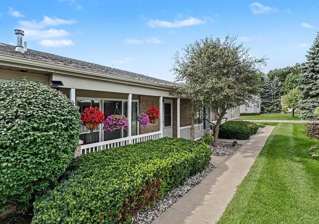 2985-emerald-isle-traverse-city-mi-49684/hzid_baab5bd3