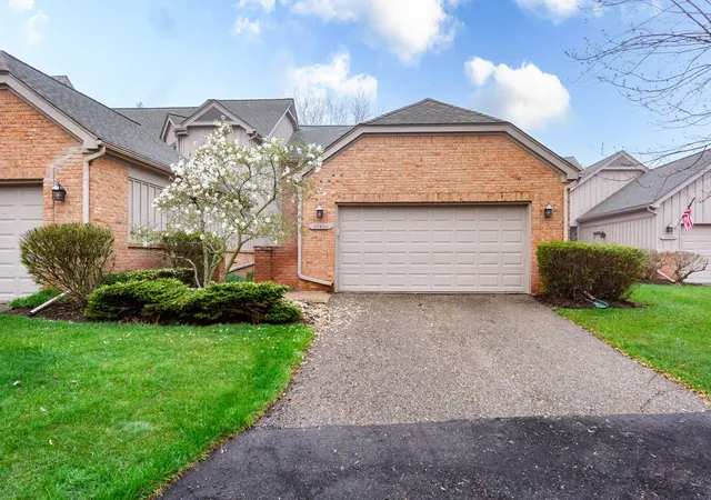 37834-siena-dr-farmington-hills-mi-48331/hzid_45ea097b