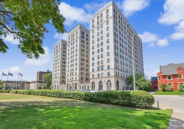 15-e-kirby-st-426-detroit-mi-48202/hzid_8d2bc89e