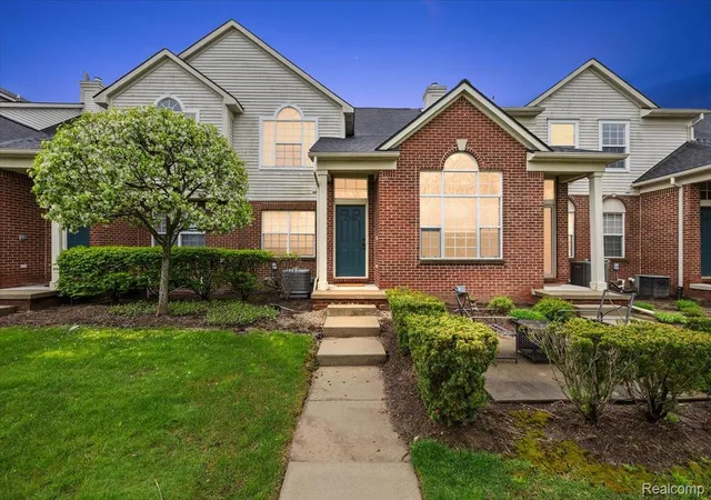 27204-chantel-dr-walled-lake-mi-48390/hzid_4649739f